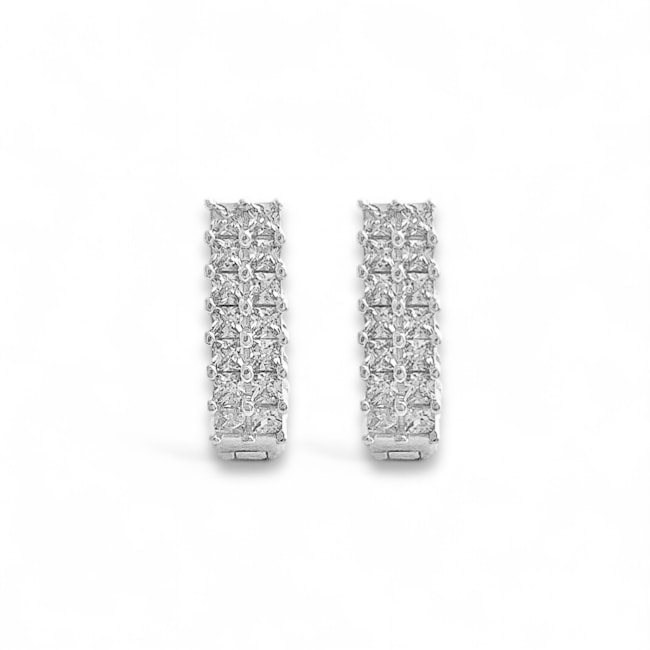 Brinco de Argola em U Cravejado com Zircônias