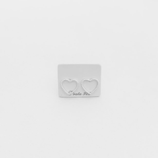 Brinco de Coração Vazado Pontilhado em Volta 