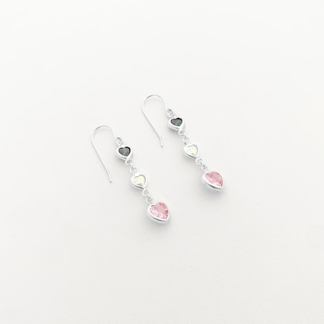 Brinco de Corações com Zircônias Topázio Místico, Branca e Rosa