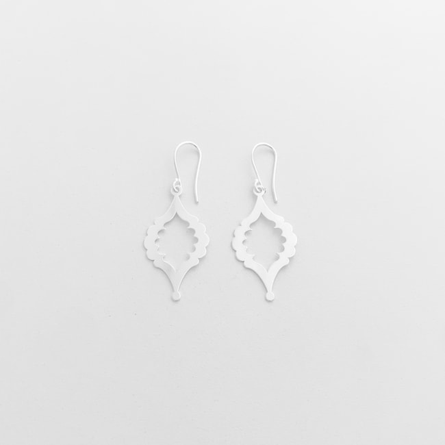 Brinco De Gancho Geométrico Liso Vazado