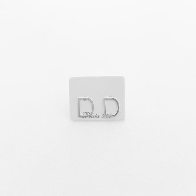 Brinco de Letra "D" em Laser