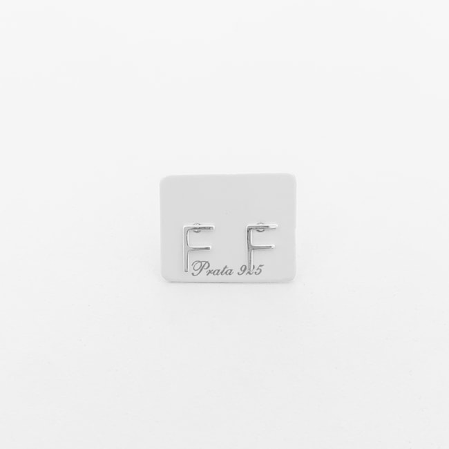 Brinco de Letra "F"em Laser