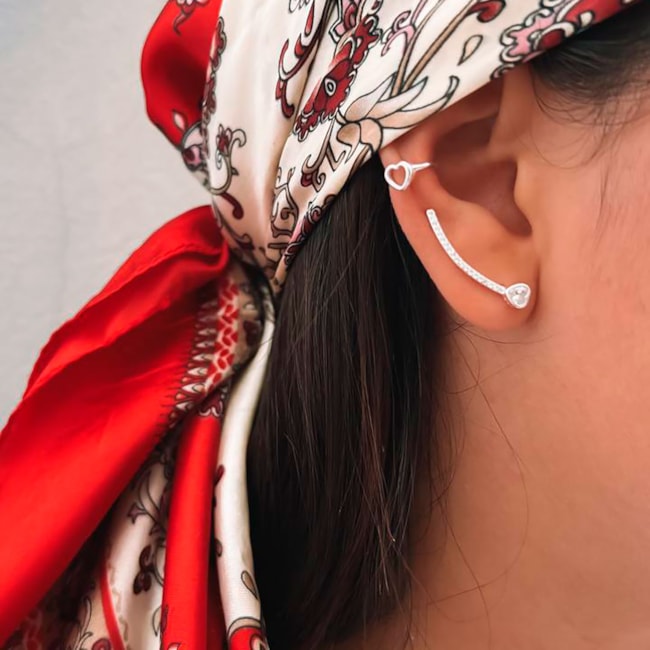 Brinco Ear Cuff com Coração na Base e Extensão Cravejada