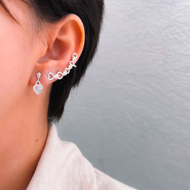Brinco Ear Cuff de Coração Vazado com Zircônias