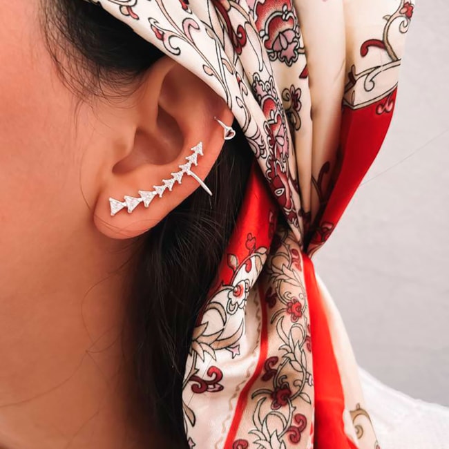 Brinco Ear Cuff de Triângulos com Zircônias