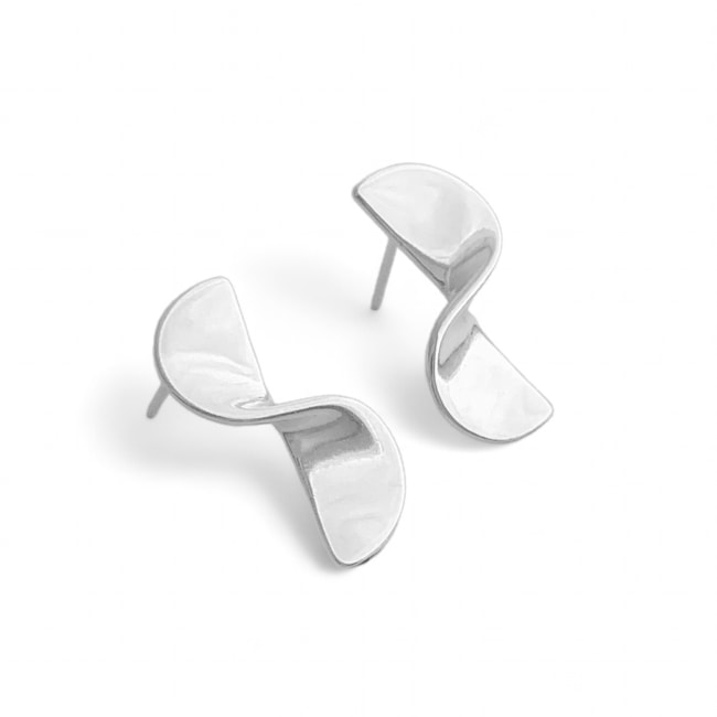 Brinco Geométrico Torcido Liso