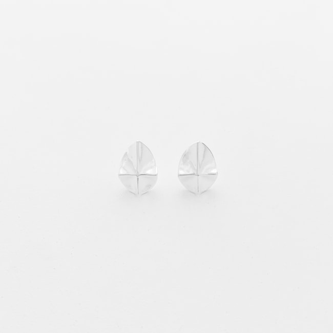 Brinco Oval Ondulado 