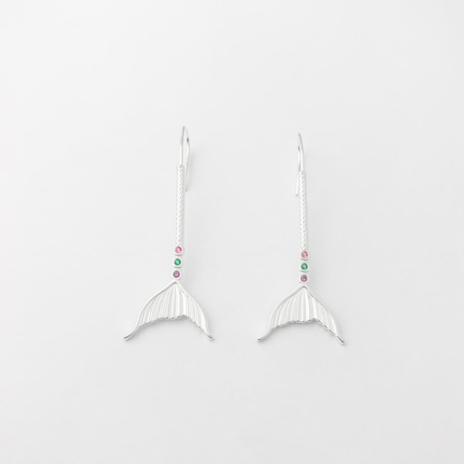 Brinco Palito com Zircônia Colorida e Cauda na Ponta 