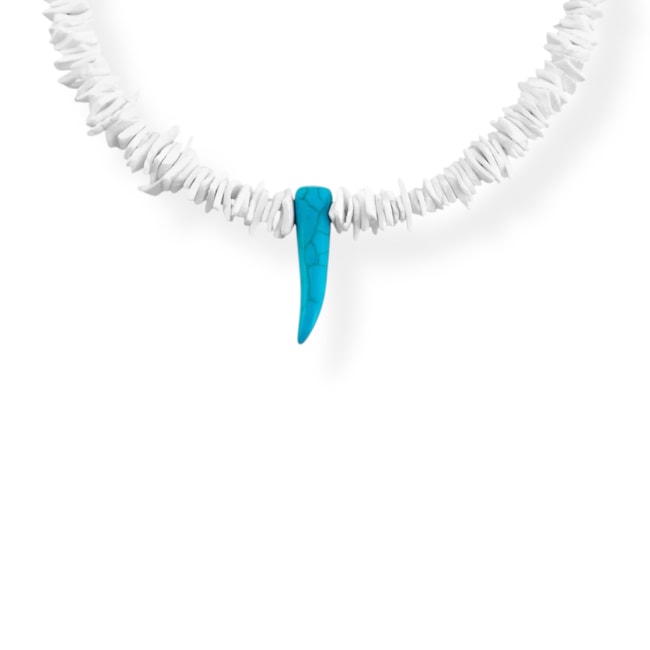 Gargantilha de Cascalho Concha Branca com Pingente em Formato de Dente em Turquesa  - 45cm