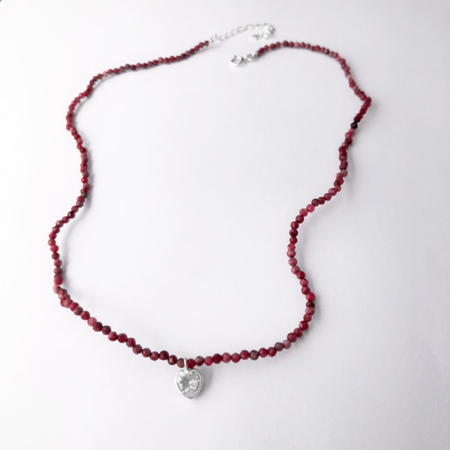 Gargantilha de Jade Mesclada com Zircônia de Coração - 38cm