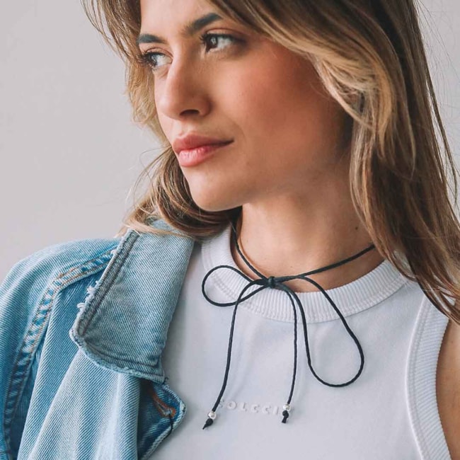 Gargantilha Fio Acetinado Preto com Bolinha de Prata nas Pontas - 96cm