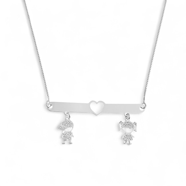 Gargantilha Plaquinha com Menino e Menina Cravejada de Zircônia - 45cm