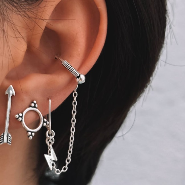 Piercing de Cartilagem com Corrente