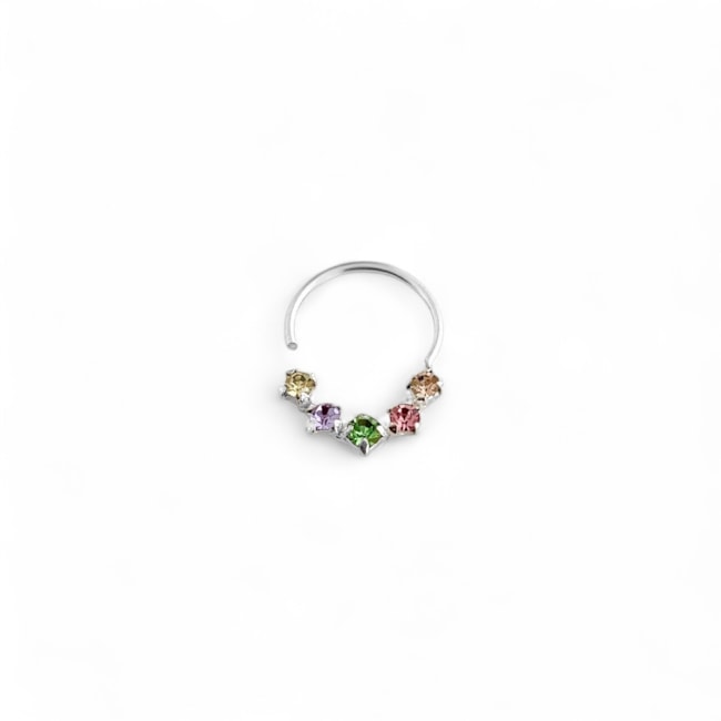 Piercing de Furo com Zircônia Colorida 