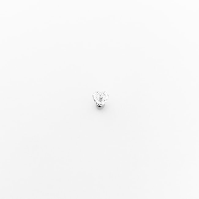 Piercing para Furo de Coração Torcido Vazado