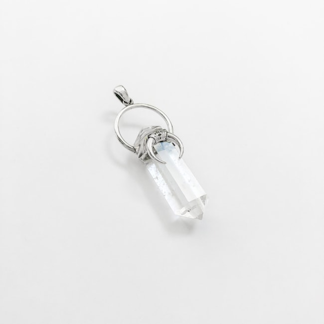 Pingente Cristal Quartzo Transparente com Meia Lua