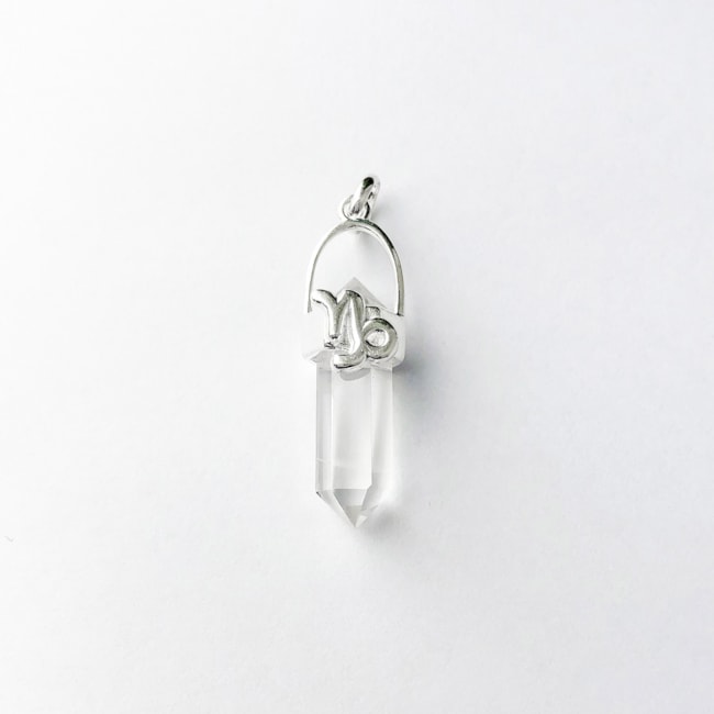 Pingente Cristal Quartzo Transparente Signo Capricórnio 