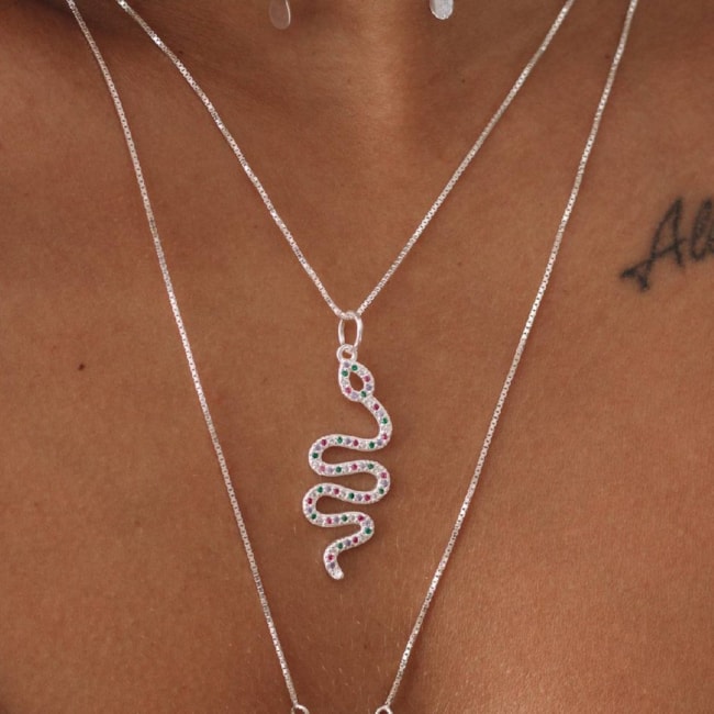 Pingente de Cobra com Zircônias Coloridas Cravejadas