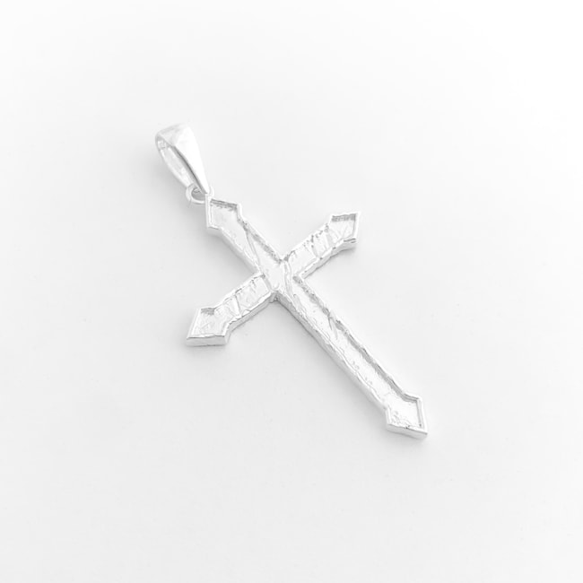 Pingente de Cruz com Detalhes de Riscos 
