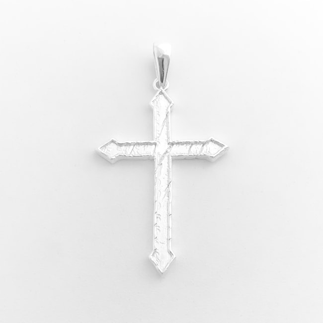 Pingente de Cruz com Detalhes de Riscos 