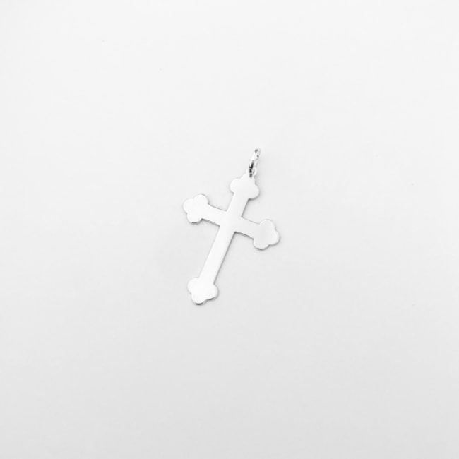 Pingente de Cruz Lisa com Detalhes nas Pontas 