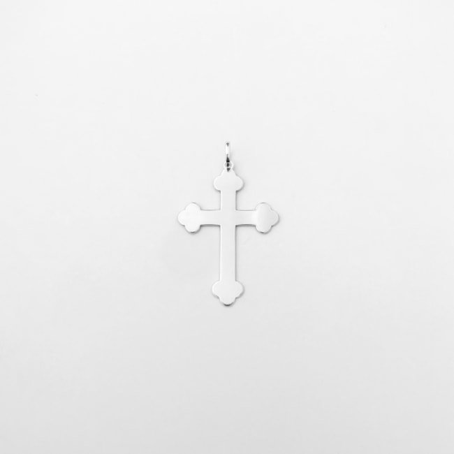 Pingente de Cruz Lisa com Detalhes nas Pontas 