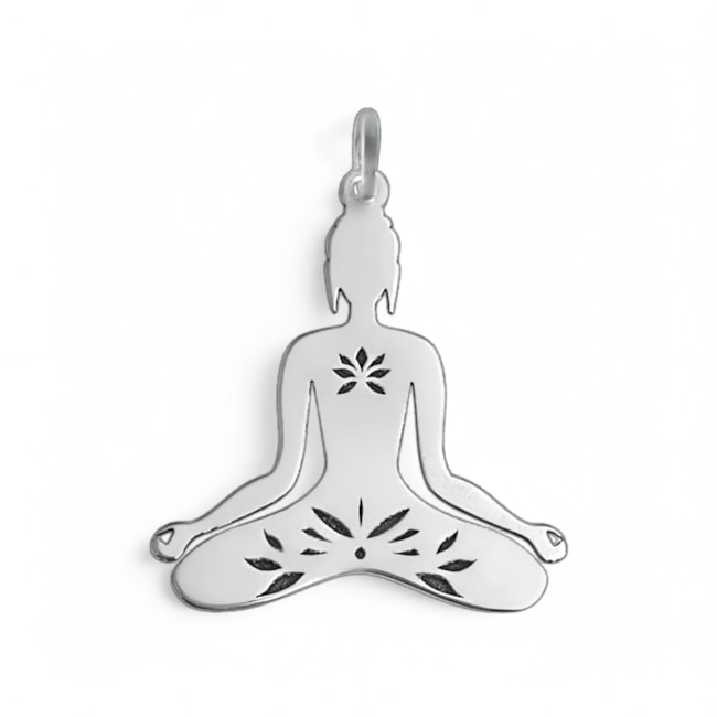 Pingente de Mulher Praticando Yoga com Detalhes Florais