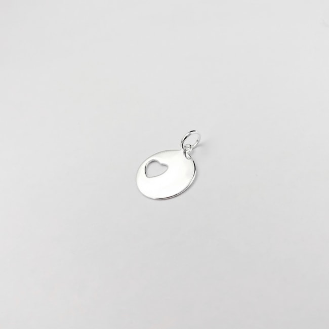 Pingente Medalha com Coração Vazado