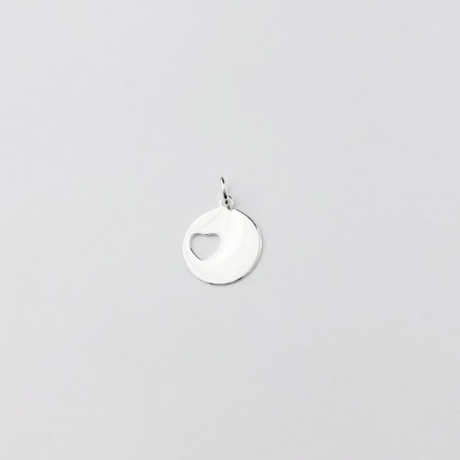 Pingente Medalha com Coração Vazado