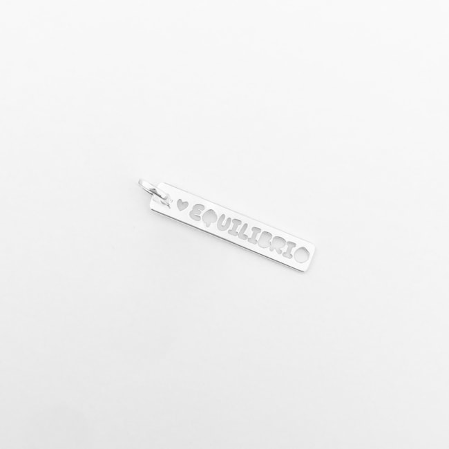 Pingente Plaquinha Laser "Equilíbrio" Vazado 