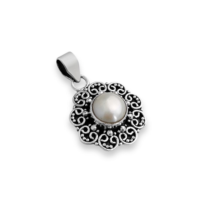 Pingente Trabalhado em Formato de Flor com Pérola