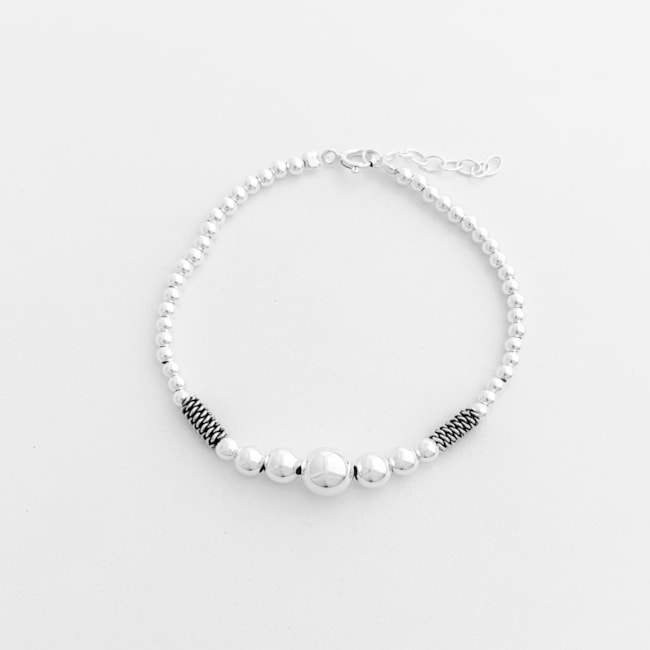 Pulseira de Bolas com Trançado Trabalhado