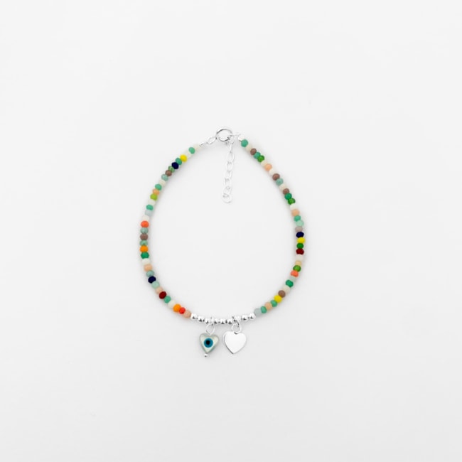 Pulseira de Pedras Coloridas com Bolinhas ao Centro e Pingentes de Coração com Olho Grego em Madrepérola - 17cm