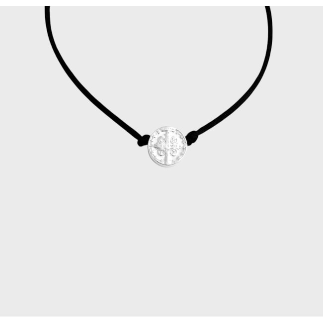 Pulseira Fio Acetinado Preto com Pingente de São Bento Ajustável - 26cm