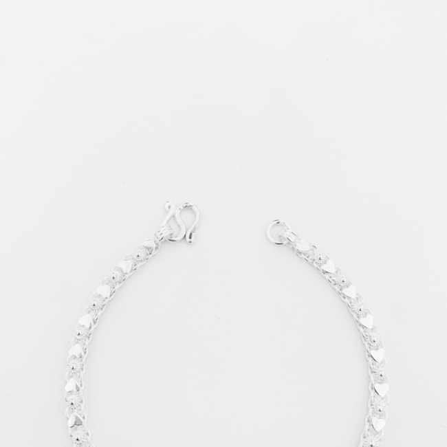 Pulseira Pikun Branca de Florzinhas com Corações – 18cm