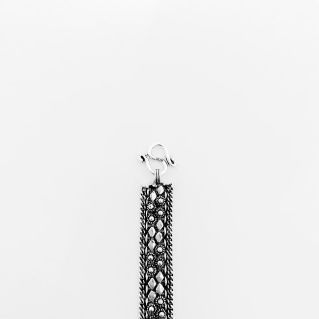 Pulseira Pikun com Florzinhas e Losangos – 19cm