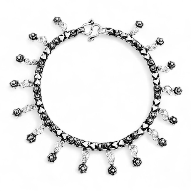 Pulseira Pikun Trabalhada com Flor e Coração e Pingente