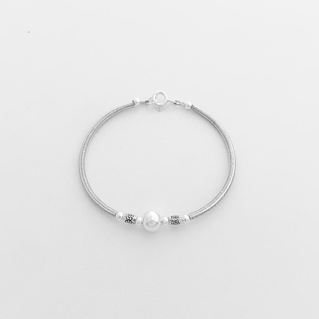 Pulseira Rígida de Bolinhas Trabalhada com Flores