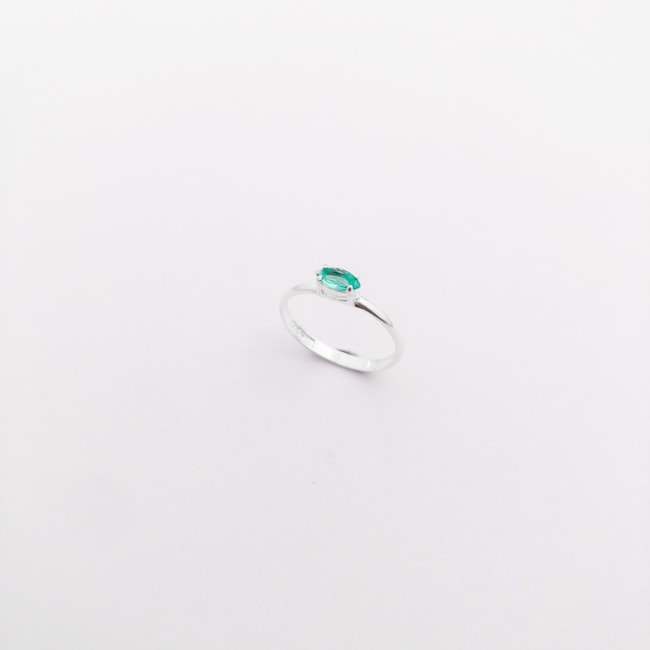 Solitário com Zircônia Oval Verde
